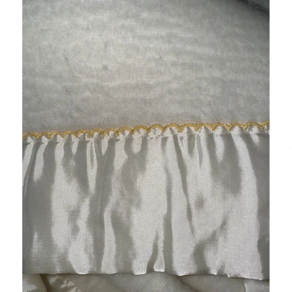 Vtg Blanket Satin Ivory Trim Butter Yellow Floral Embroidered Acrylic 60 X 40